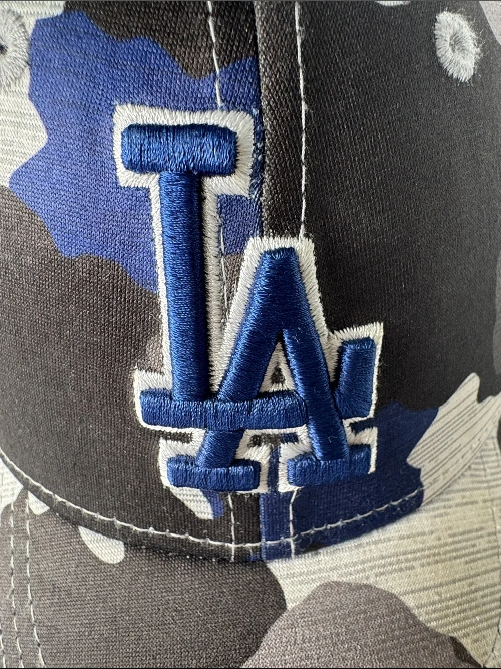 Youth New Era 39Thirty Los Angeles Dodgers Blue/Gray Camo Flex Fit Baseball Hat
